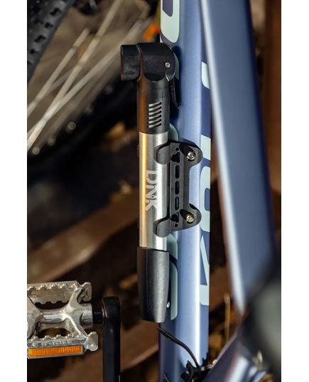 Насос компактный DNK Nappa алюминиевый, макс. давление 100 psi, головка с двумя отверстиями под FV/AV, изображение 2