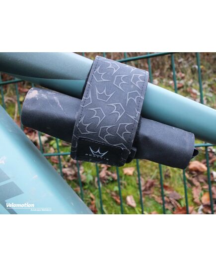 Органайзер на раму для інструментів Peaty's HoldFast Trail Tool Wrap, Nightrider Black, зображення 3